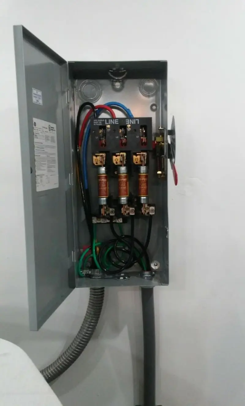 Three-phase disconnect switch installed for Smoke Detector Installation in Pryor Creek